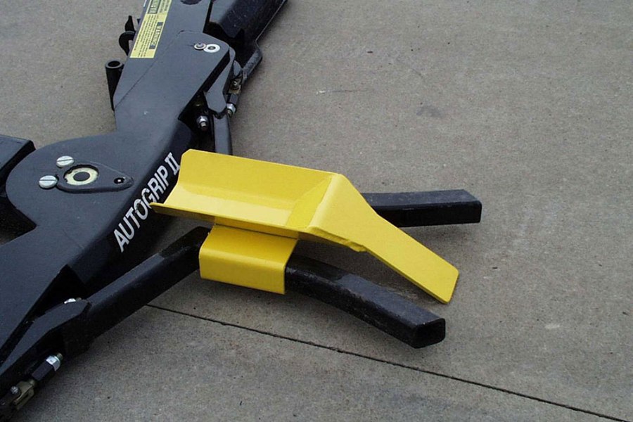 Picture of Miller Motorcycle Towing Attachment for Chevron 408 Wrecker with an AutoGrip
Wheel Lift