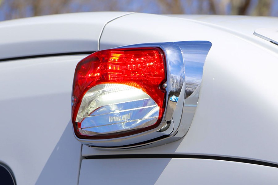 Picture of Whelen M9 Series Chrome Front Housing