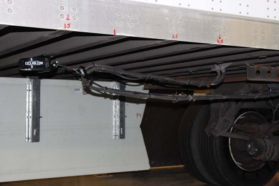 Picture of EZ Claw Under Trailer Line Saver