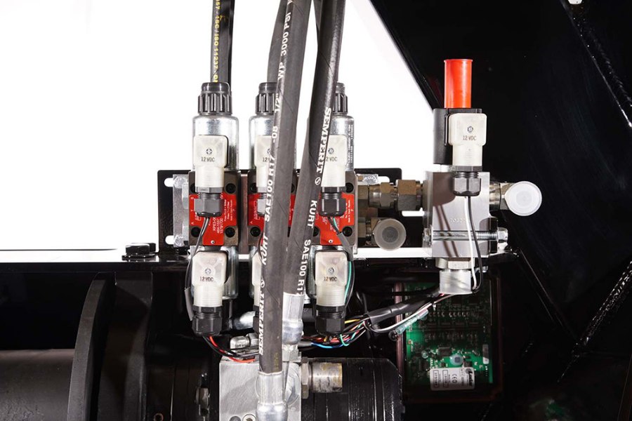 Picture of In The Ditch SP20000 Sidepuller with Integrated Controls