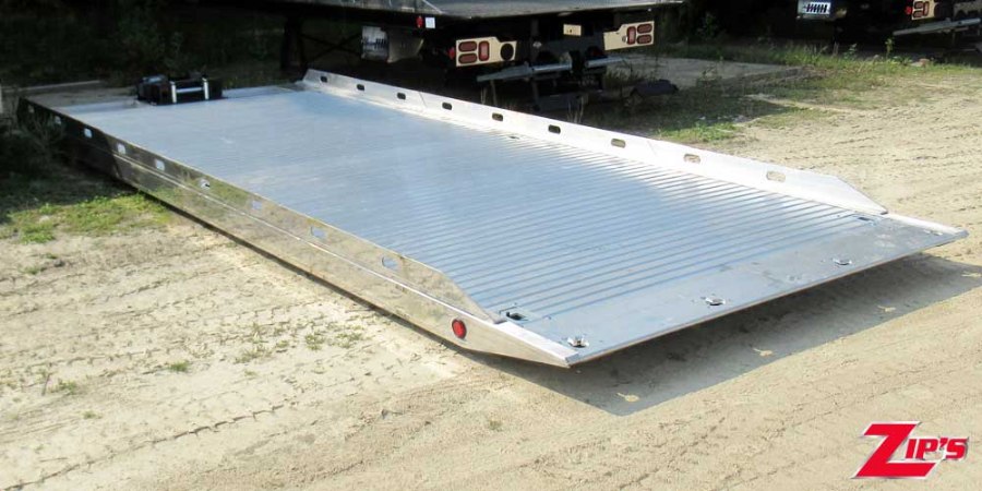 Picture of Century 12 Series 21' 6" Aluminum LCG Car Carrier