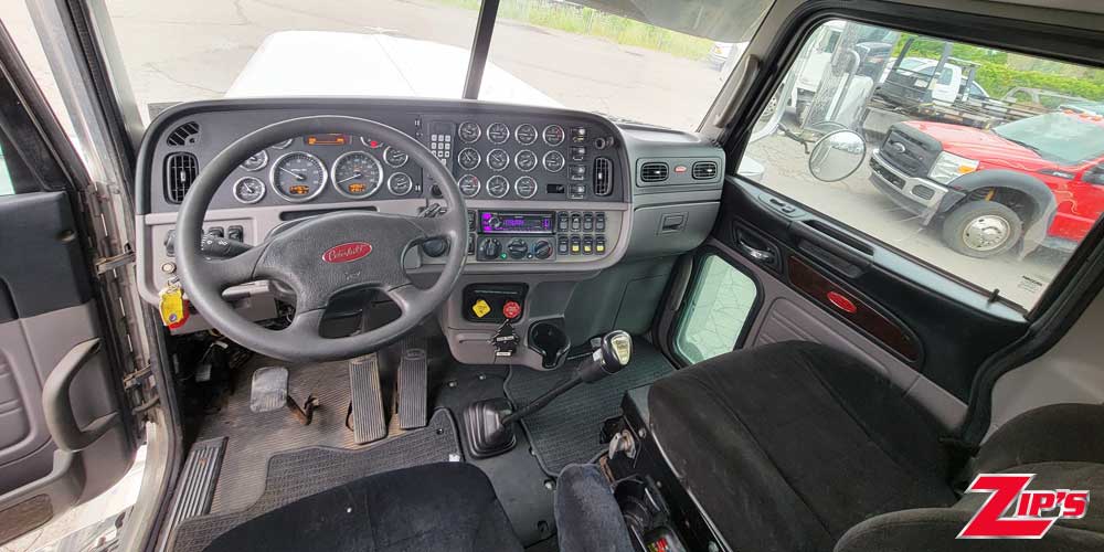 Picture of 2005 Century 5230 30 Ton Heavy Duty Wrecker, 2012 Peterbilt 389, 20374
