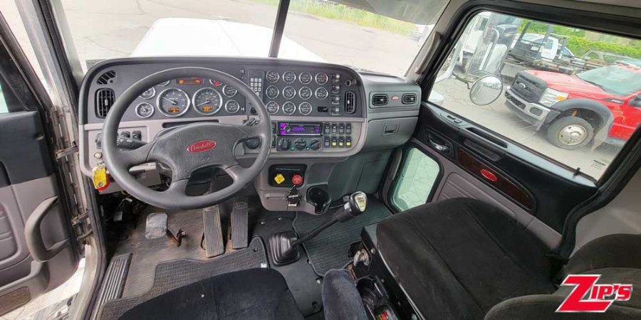 Picture of 2005 Century 5230 30 Ton Wrecker, 2012 Peterbilt 389, 20374