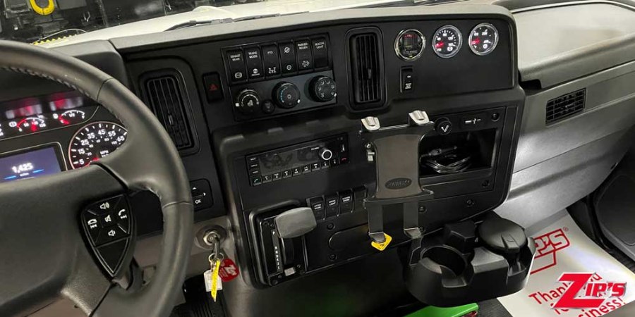 Picture of 2025 Century Aluminum 12 Series LCG™ Car Carrier, International MV, 22032