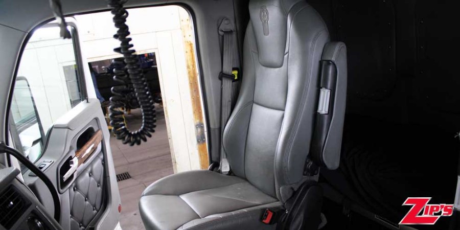 Picture of 2018 Vulcan V100 50 Ton Wrecker, 2020 Kenworth T880 w/28" Sleeper, 22814