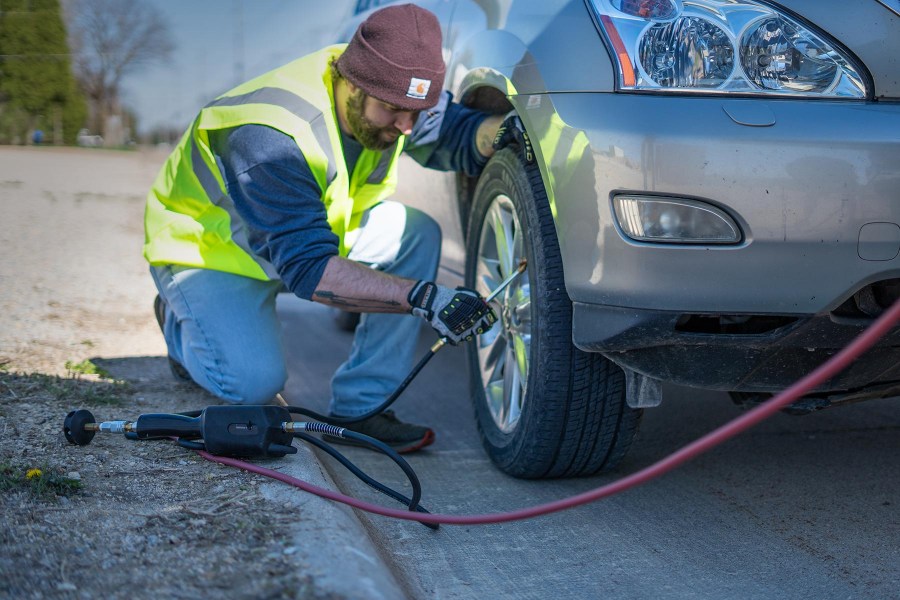 Picture of Ken-Tool Handheld Automatic Tire Inflator