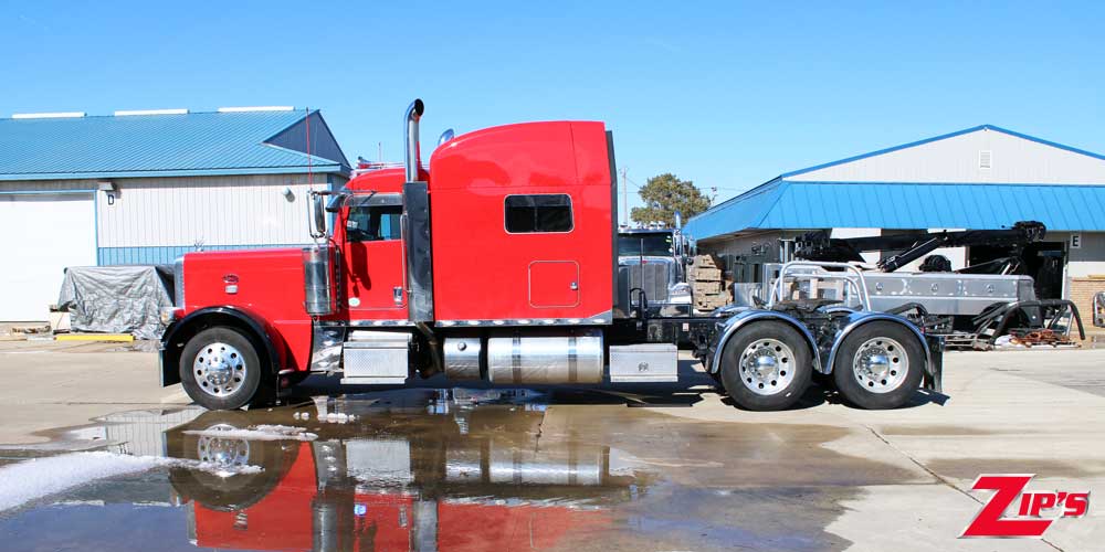 Picture of 2021 Peterbilt 389 w/64" Sleeper, 22716