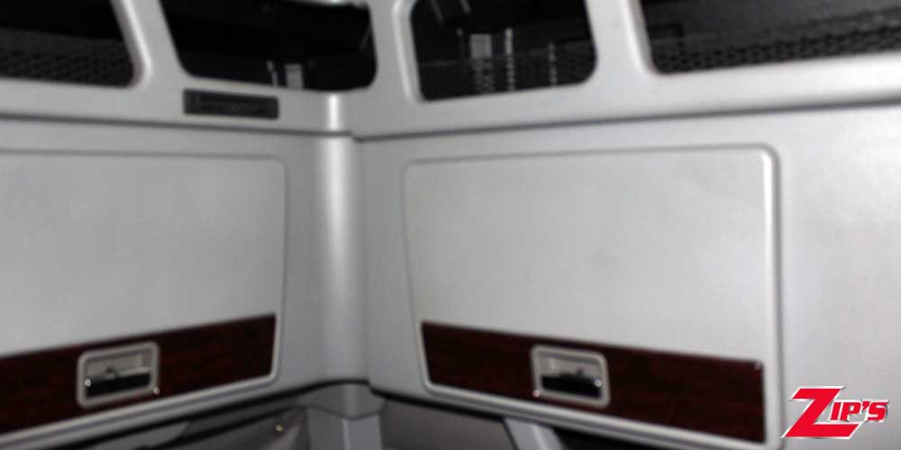 Picture of 2021 Peterbilt 389 w/64" Sleeper, 22716