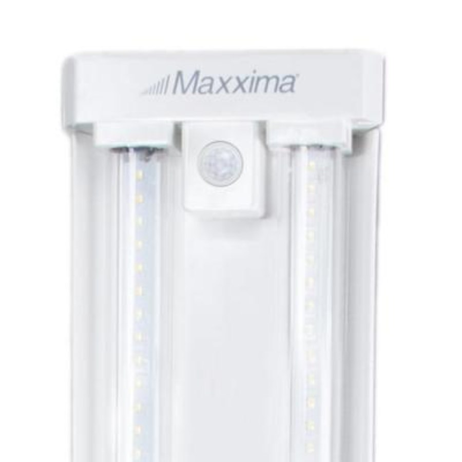 Picture of Maxxima 4 FT. LED Motion Sensor Shop Light, Linkable, Clear Lens 5000K
Daylight, 4600 Lumens